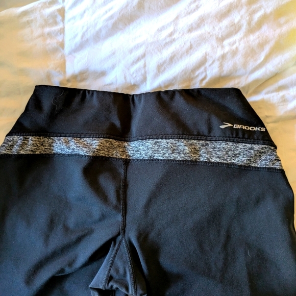 Brooks for Women xs workout pants - Picture 3 of 5